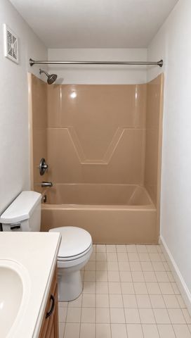 685 Oak Street 13-10, Brockton, MA 02301