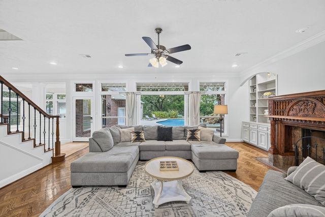 15406 Hunters Bend Drive, Tomball, TX 77377