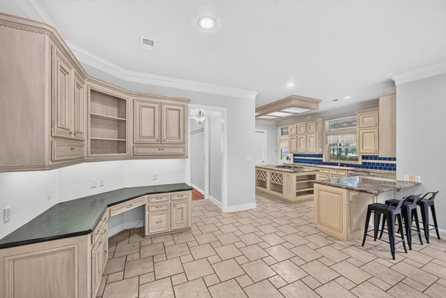 15406 Hunters Bend Drive, Tomball, TX 77377