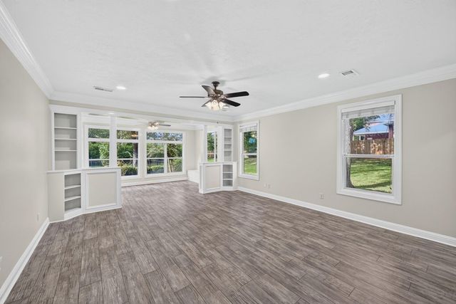 15406 Hunters Bend Drive, Tomball, TX 77377
