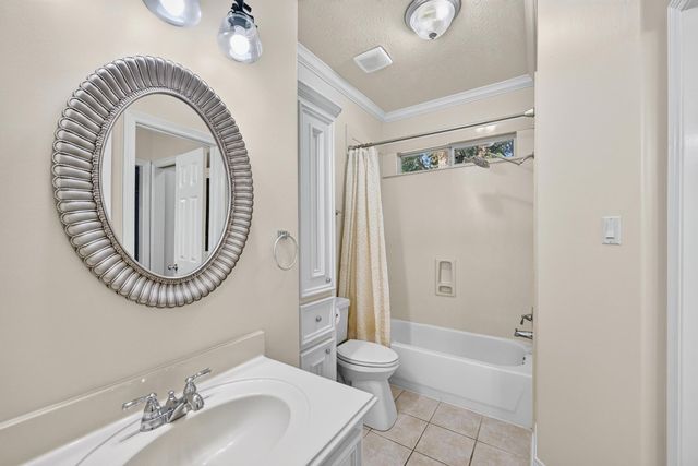 15406 Hunters Bend Drive, Tomball, TX 77377