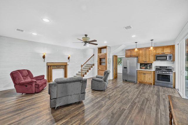 15406 Hunters Bend Drive, Tomball, TX 77377