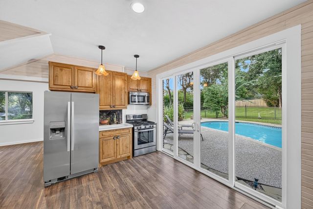 15406 Hunters Bend Drive, Tomball, TX 77377