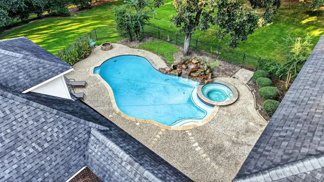 15406 Hunters Bend Drive, Tomball, TX 77377