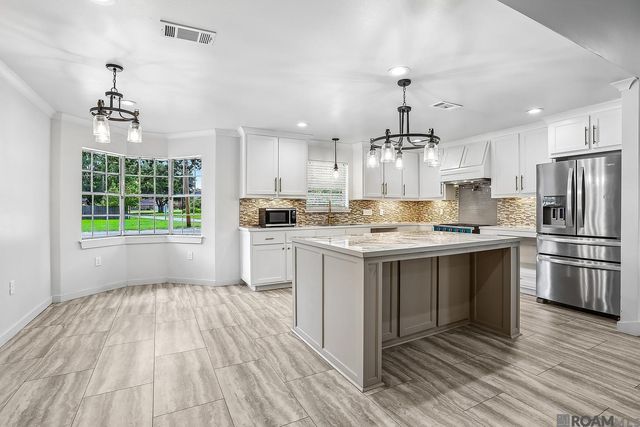 58315 Bayou Rd, Plaquemine, LA 70764