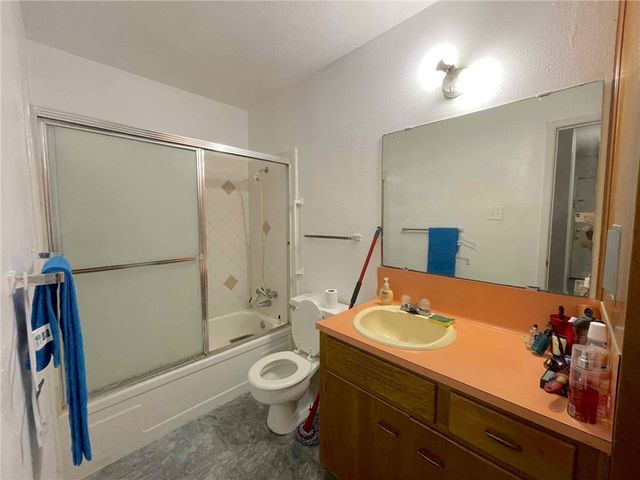 1318 Meadowlane Dr, Corpus Christi, TX 78412