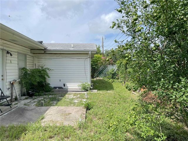 1318 Meadowlane Dr, Corpus Christi, TX 78412