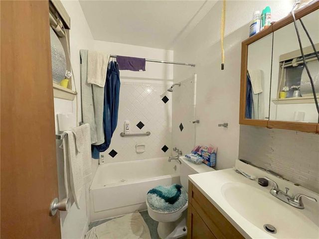 1318 Meadowlane Dr, Corpus Christi, TX 78412