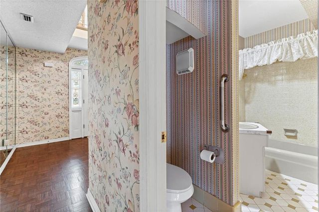 4059 Airport Boulevard, Mobile, AL 36608