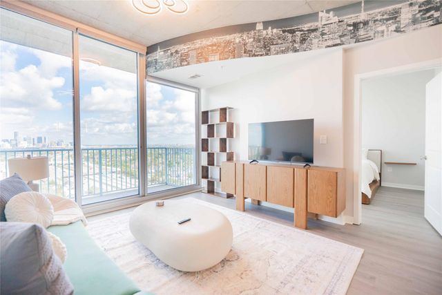 5925 Almeda Rd 12005, Houston, TX 77004