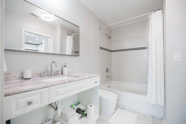 5925 Almeda Rd 12005, Houston, TX 77004