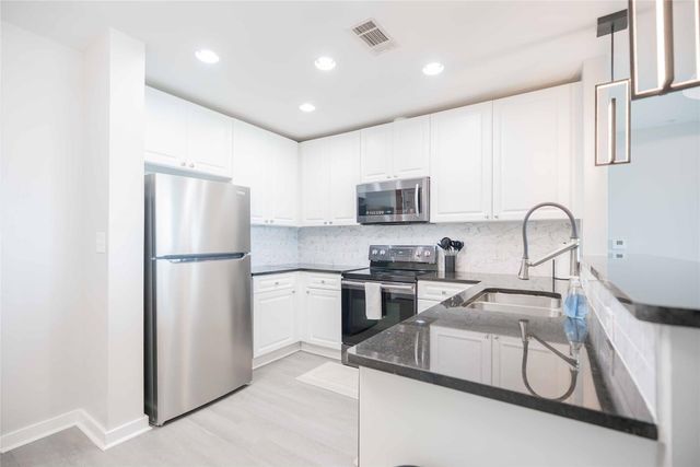 5925 Almeda Rd 12005, Houston, TX 77004