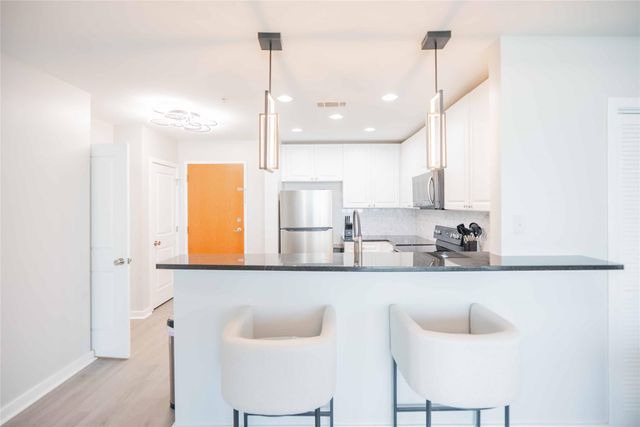 5925 Almeda Rd 12005, Houston, TX 77004