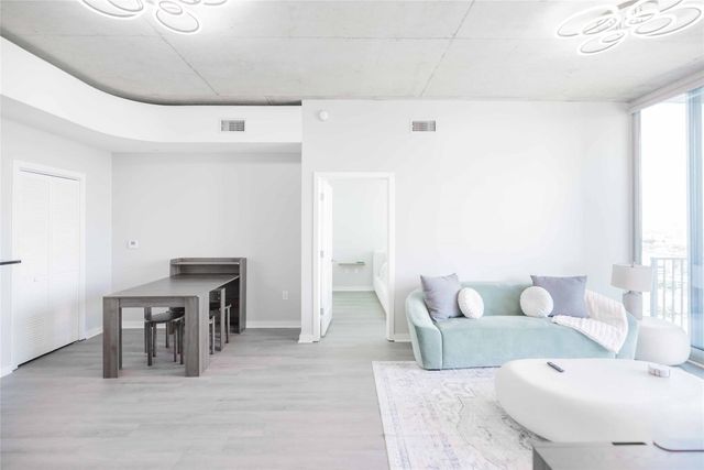 5925 Almeda Rd 12005, Houston, TX 77004