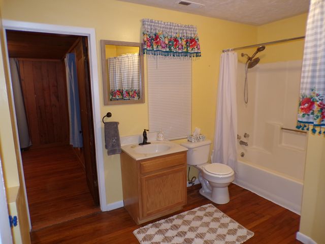 2061 Mountain AVE, Salem, VA 24153