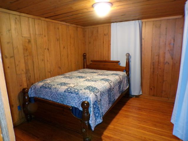 2061 Mountain AVE, Salem, VA 24153