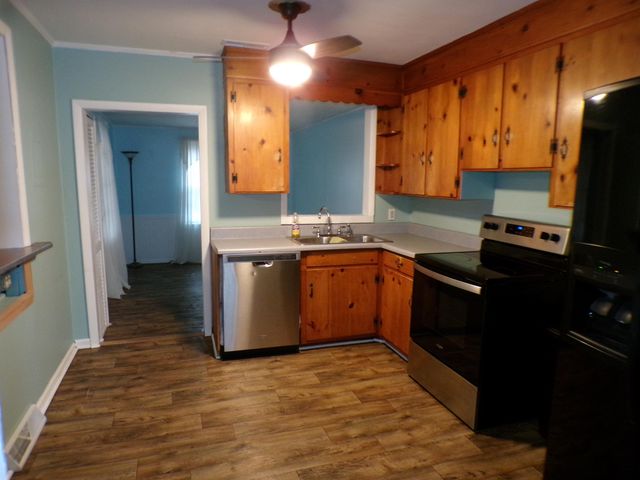 2061 Mountain AVE, Salem, VA 24153