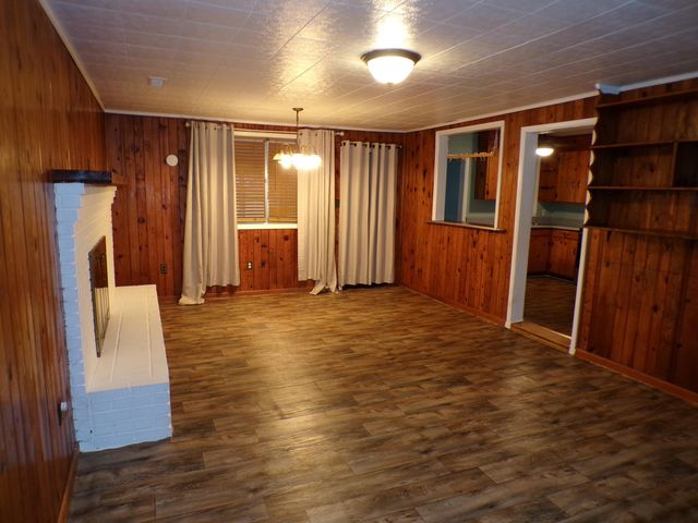 2061 Mountain AVE, Salem, VA 24153