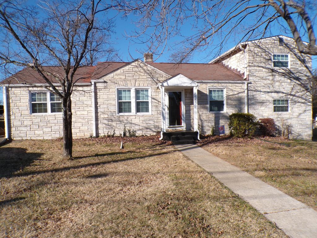 2061 Mountain AVE, Salem, VA 24153