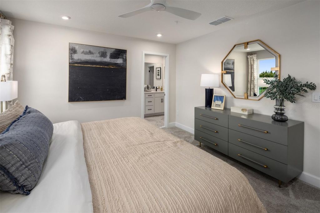 Image 12 of property listing at 2915 CAMELLIA FLOWER STREET, Apopka, FL 32703