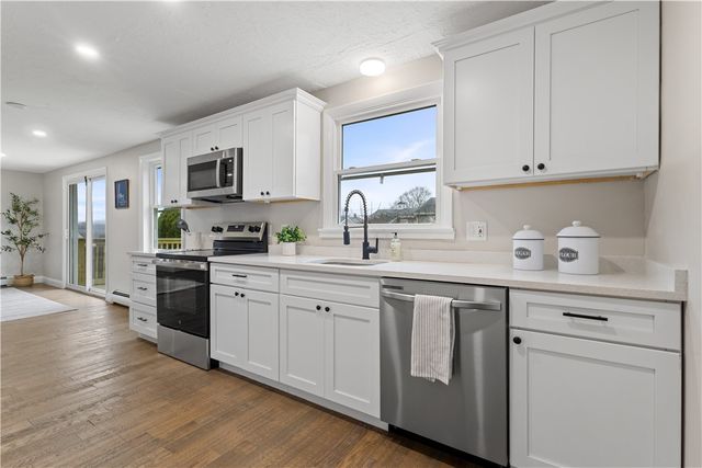 81 Kenyon Road, Tiverton, RI 02878