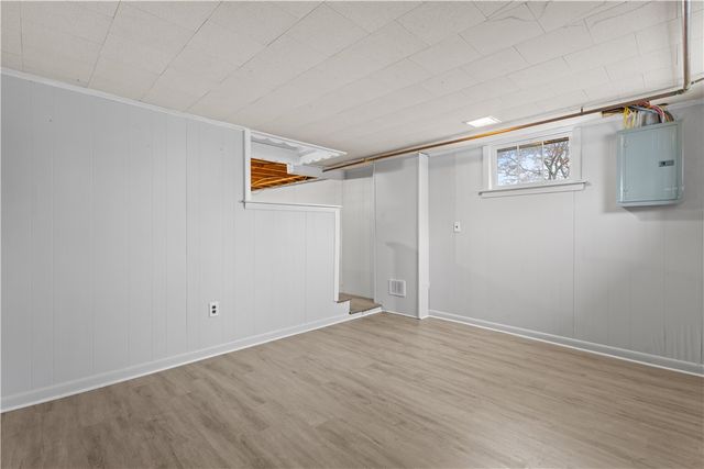 81 Kenyon Road, Tiverton, RI 02878