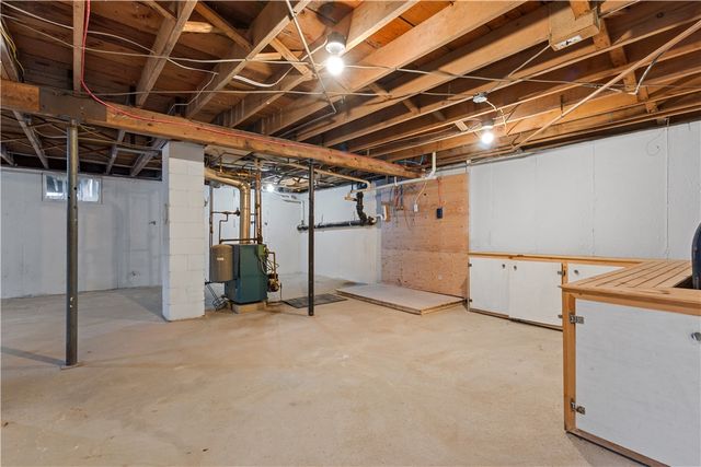 81 Kenyon Road, Tiverton, RI 02878