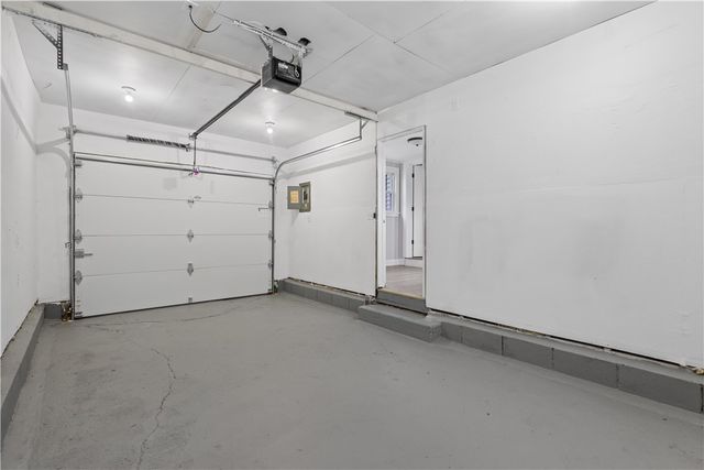 81 Kenyon Road, Tiverton, RI 02878