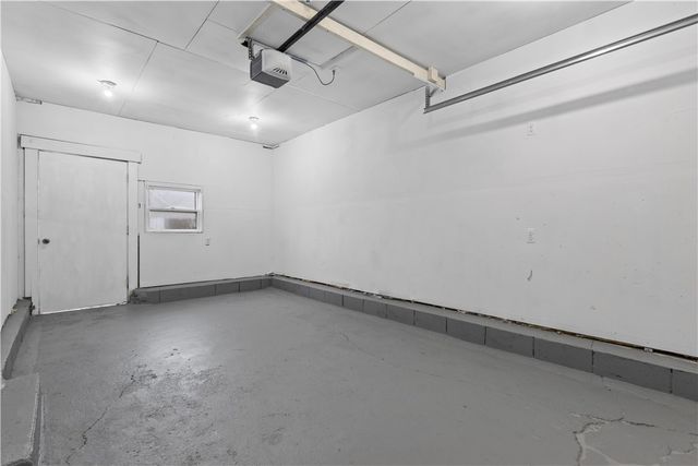 81 Kenyon Road, Tiverton, RI 02878