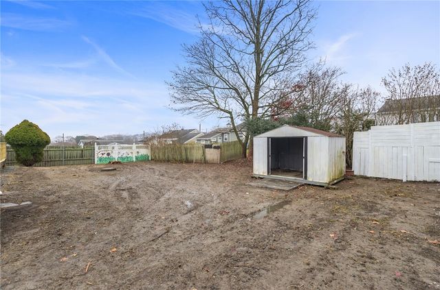 81 Kenyon Road, Tiverton, RI 02878