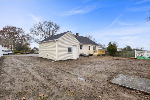 81 Kenyon Road, Tiverton, RI 02878