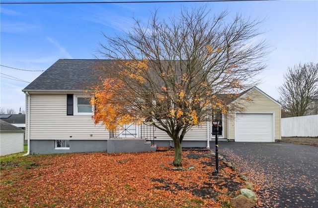 81 Kenyon Road, Tiverton, RI 02878