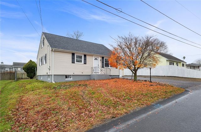 81 Kenyon Road, Tiverton, RI 02878