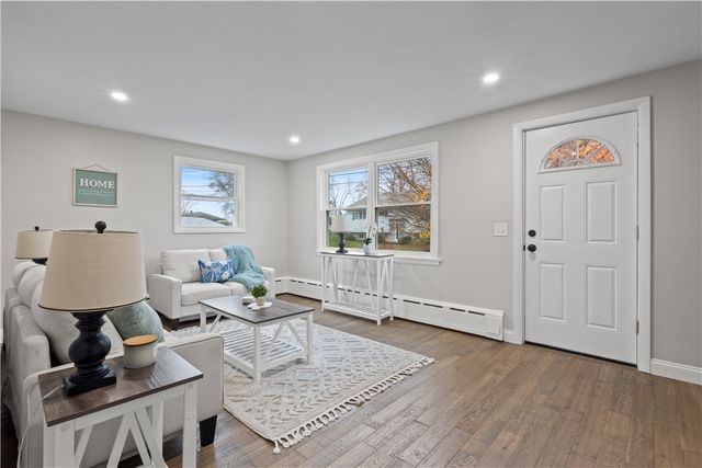 81 Kenyon Road, Tiverton, RI 02878