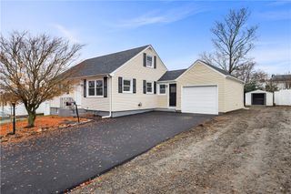 81 Kenyon Road, Tiverton, RI 02878