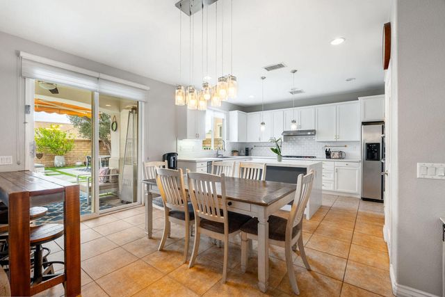 282 Paseo Vista Circle, Palm Desert, CA 92260