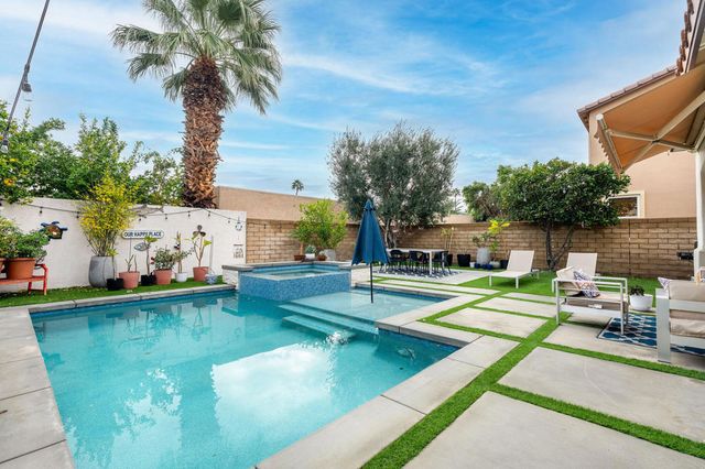 282 Paseo Vista Circle, Palm Desert, CA 92260