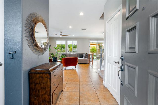 282 Paseo Vista Circle, Palm Desert, CA 92260