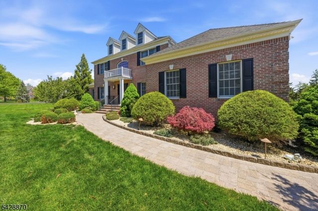 3 Kimble Ct, Hillsborough Twp., NJ 08844