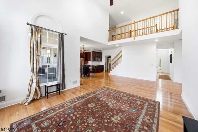 3 Kimble Ct, Hillsborough Twp., NJ 08844