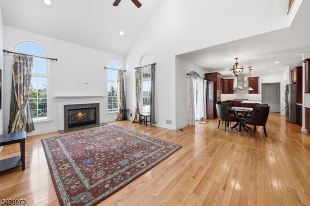 3 Kimble Ct, Hillsborough Twp., NJ 08844