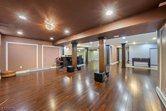 3 Kimble Ct, Hillsborough Twp., NJ 08844