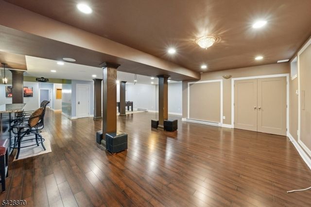 3 Kimble Ct, Hillsborough Twp., NJ 08844