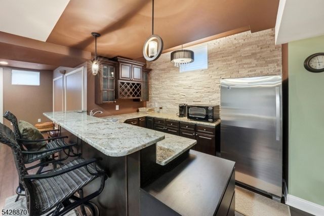 3 Kimble Ct, Hillsborough Twp., NJ 08844