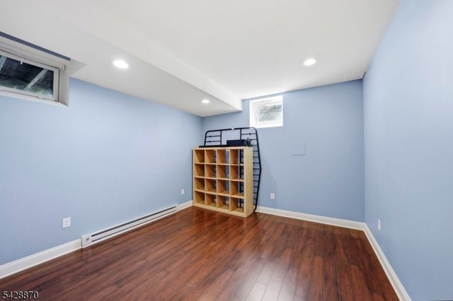 3 Kimble Ct, Hillsborough Twp., NJ 08844