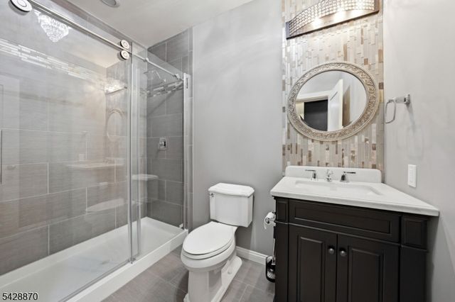 3 Kimble Ct, Hillsborough Twp., NJ 08844