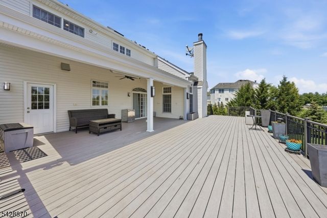 3 Kimble Ct, Hillsborough Twp., NJ 08844