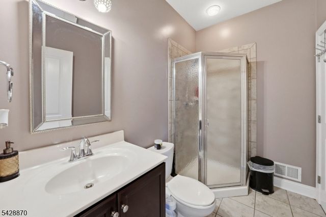 3 Kimble Ct, Hillsborough Twp., NJ 08844
