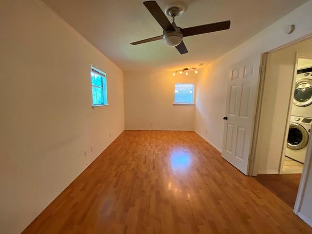 300 El Paso ST, Austin, TX 78704