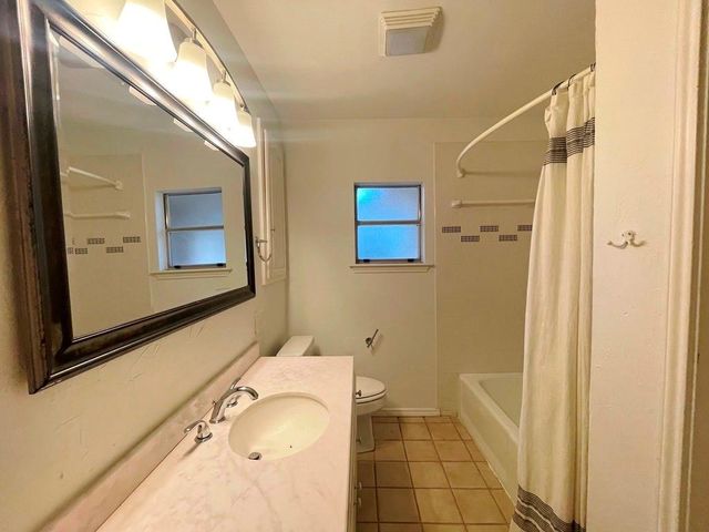300 El Paso ST, Austin, TX 78704